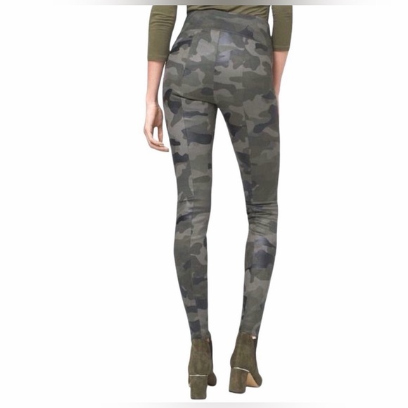 White House Black Market Embossed Camo Faux Suede Slimming Runway Leggings Sz 0. - Picture 3 of 13